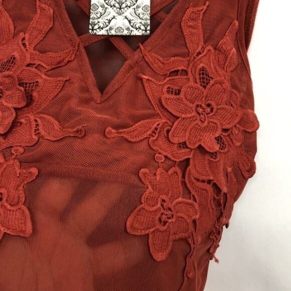 ASOS Mimicks Sleeveless Floral Lace Embroidered Sleeveless Bodysuit NWT Medium - Picture 6 of 7